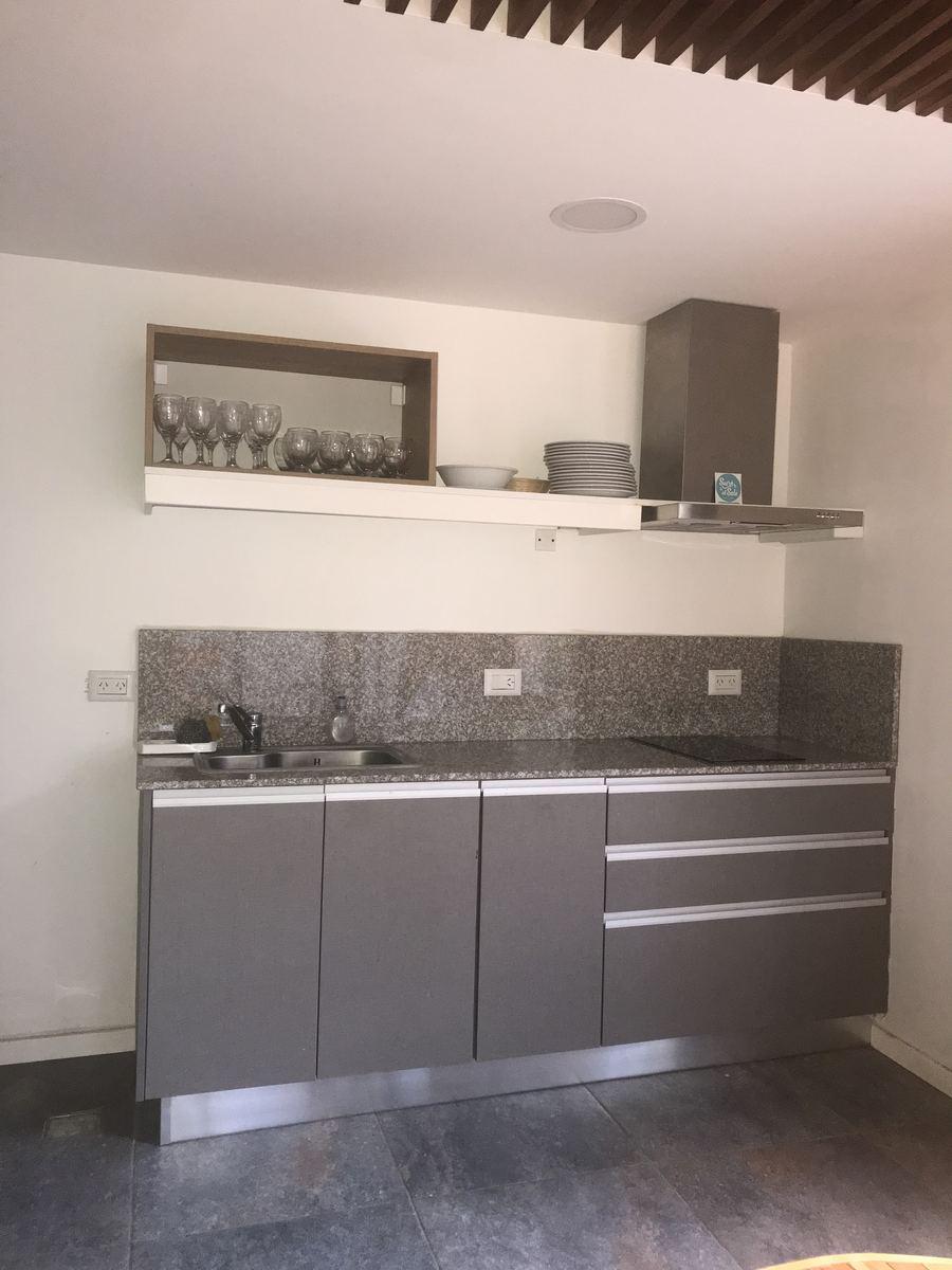 Cocina del quincho del edificio Aliwen